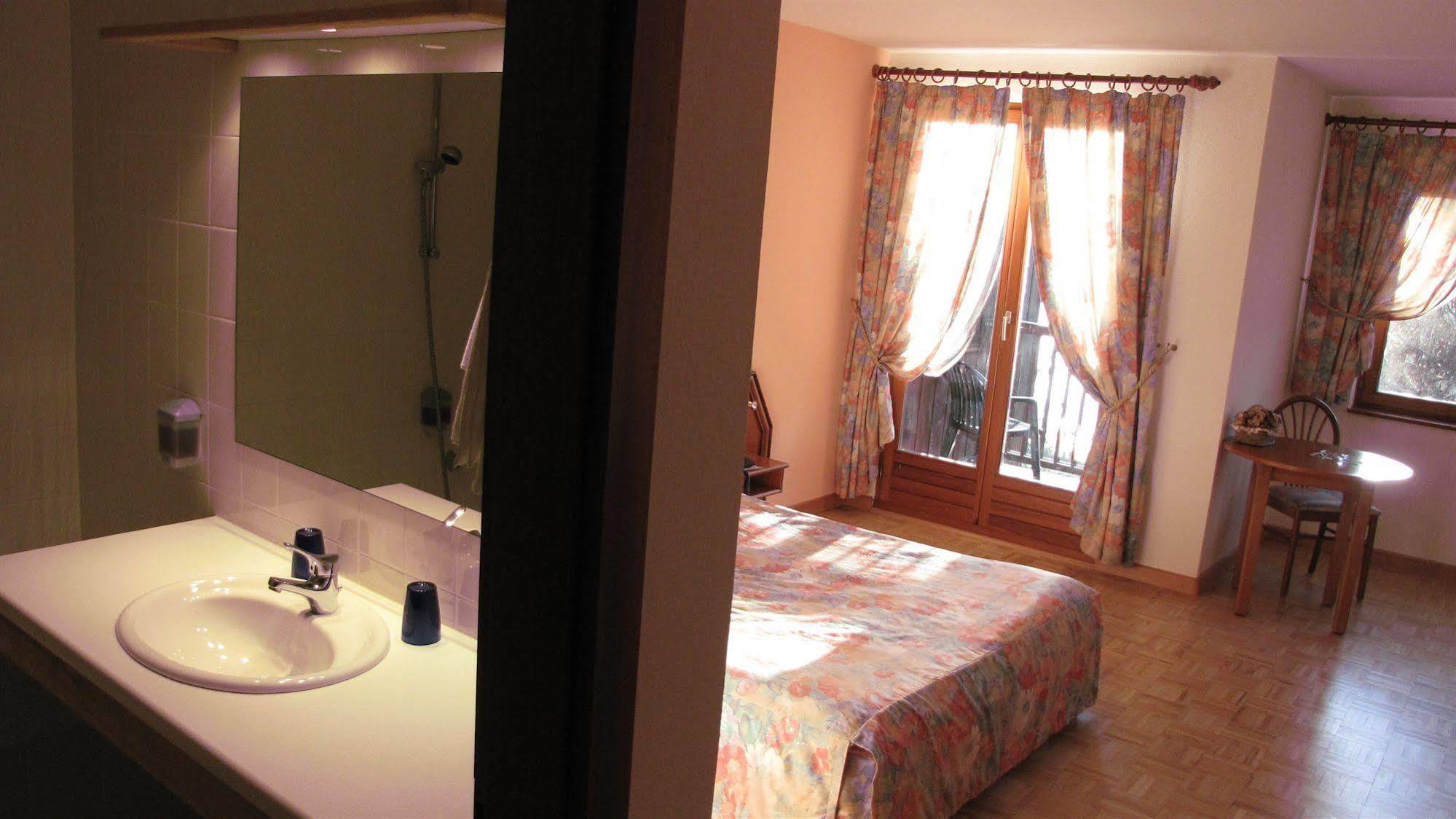 Hotel Le Caballin Vogelgrun エクステリア 写真